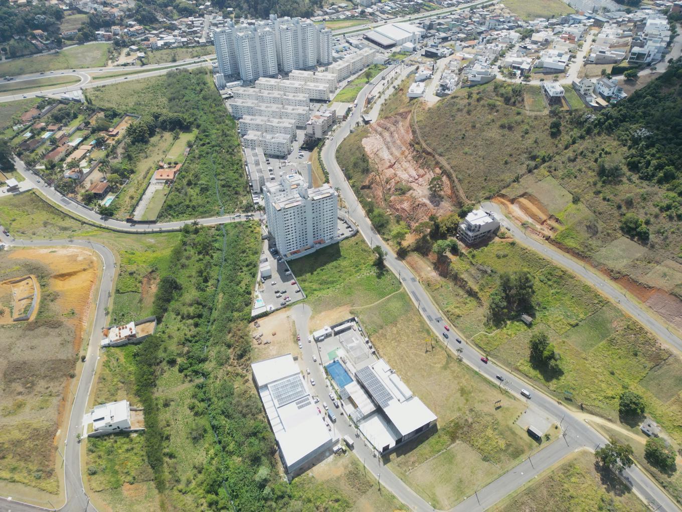 Vista aérea do terreno no bairro São Pedro - Juiz de Fora/MG